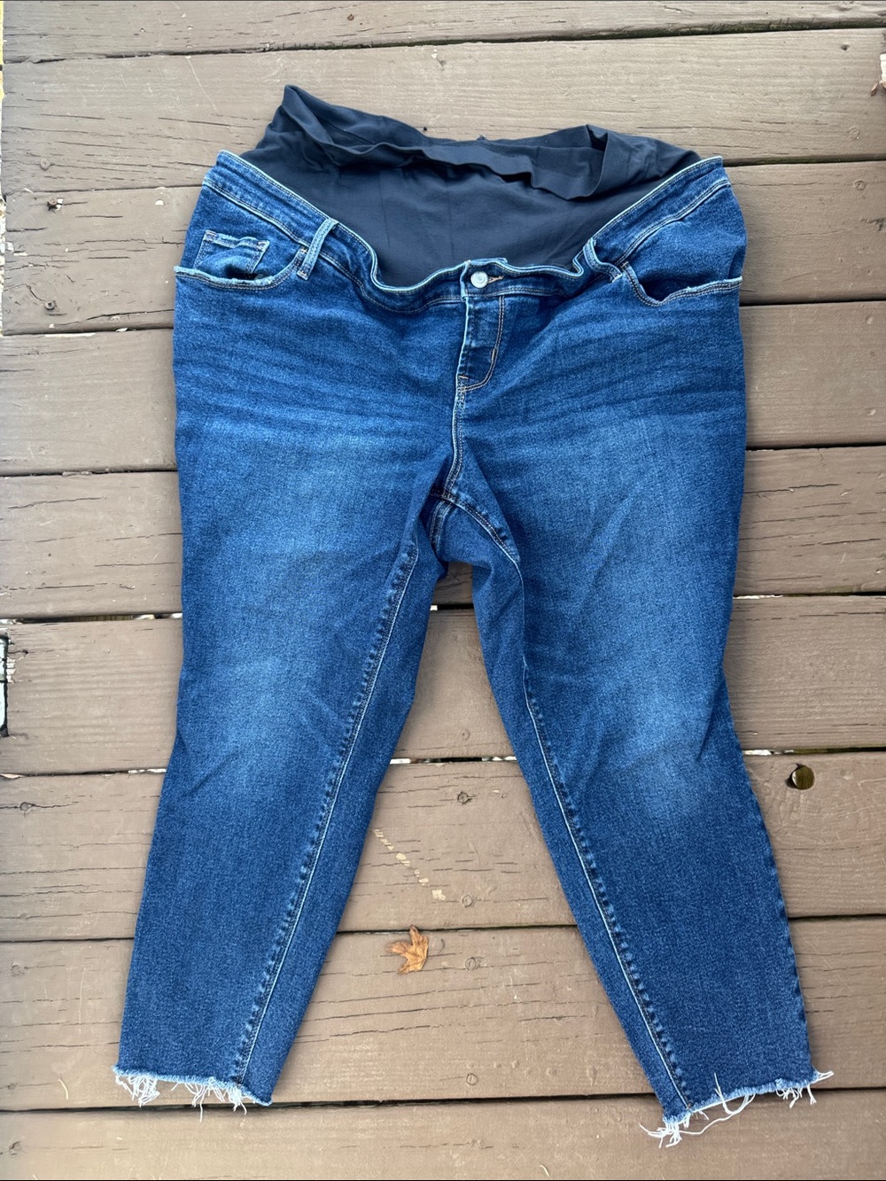 Old Navy Maternity Rockstar Super SkinnyDark Blue Ankle Jeans size 20S